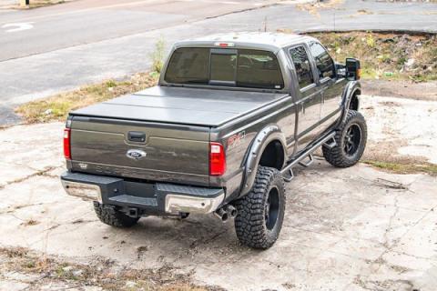 Hard Folding Bed Cover 6.7 Ft Bed 17-21 Ford Super Duty 2WD/4WD Rough Country