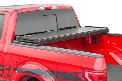Hard Folding Bed Cover 6.7 Ft Bed 17-21 Ford Super Duty 2WD/4WD Rough Country