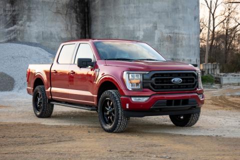 2.0 Inch Ford Leveling Kit w/V2 Shocks For 2021 F-150 Rough Country