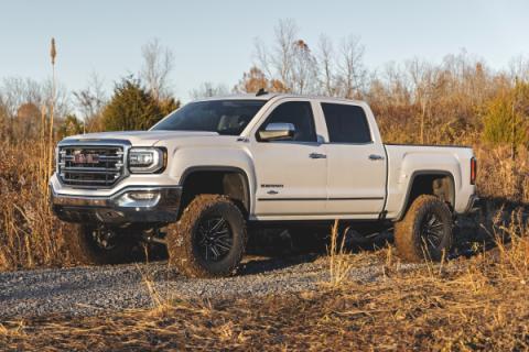 7 Inch Stamped Steel LCA Lift Kit Forged UCA Bracket M1 Struts/M1 Silverado/Sierra 1500 (16-18) Rough Country