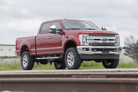 3 Inch Lift Kit V2 Front Gas Coils Ford F-250 Super Duty 4WD (17-22) Rough Country