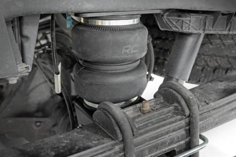 Air Spring Kit 3-6 Inch Lifts Ford Super Duty 4WD (17-22) Rough Country