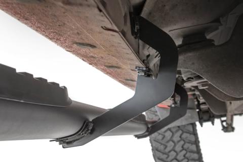GM Oval Nerf Step Bars (07-18 GM 1500, 07-19 2500HD/3500 HD, 19 Classic Crew Cab) Rough Country