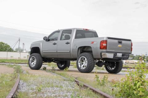 7.5 Inch Suspension Lift Kit Strut Spacer 07-13 Silverado/Sierra 1500 Rough Country