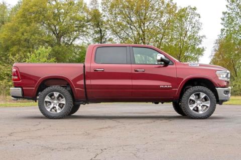 3.5 Inch Lift Kit M1 Struts/M1 Red Ram 1500 2WD/4WD (2019-2026) Rough Country