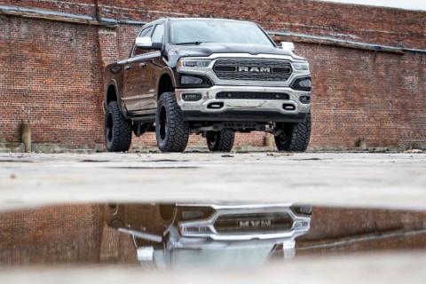 5 Inch RAM Suspension Lift Kit 19-20 RAM 1500 4WD Air Ride/22XL Wheels Rough Country