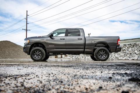 2.5 Inch Ram Leveling Kit w/ V2 Shocks Coil Spring For 14-Up 2500/3500 4WD Rough Country
