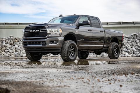 2.5 Inch Ram Leveling Kit w/ V2 Shocks Coil Spring For 14-Up 2500/3500 4WD Rough Country