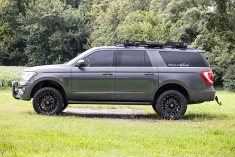 3 Inch Lift Kit UCA M1 Struts Ford Expedition 4WD (2018-2024) Rough Country