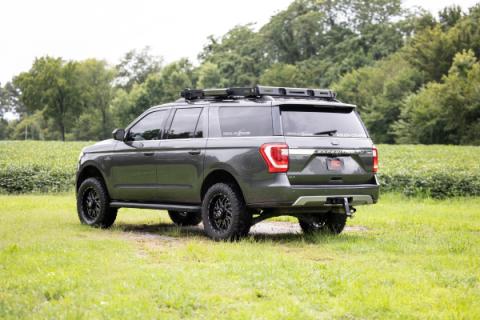 3 Inch Lift Kit UCA M1 Struts Ford Expedition 4WD (2018-2024) Rough Country