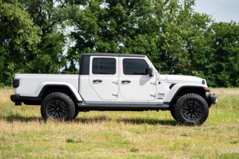 2.5 Inch Leveling Kit Spacers M1 Jeep Gladiator JT 4WD (2024-2025) Rough Country