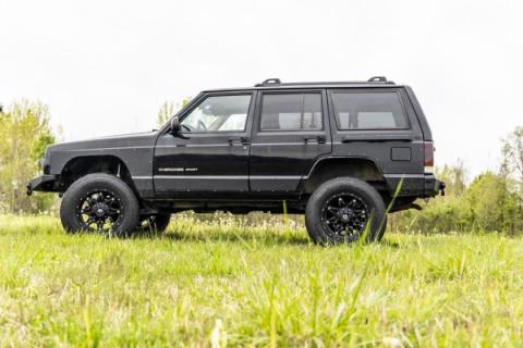 Jeep Cherokee XJ 3 Inch Suspension Lift System w/V2 Shocks Leaf Springs For 84-01 Jeep Cherokee XJ Rough Country