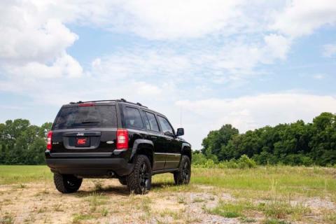 2 Inch Jeep Suspension Lift Kit 10-17 Patriot 4WD Rough Country