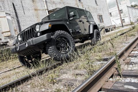 2.5 Inch Jeep Suspension Lift Kit w/V2 Shocks 07-18 Wrangler JK Unlimited Rough Country