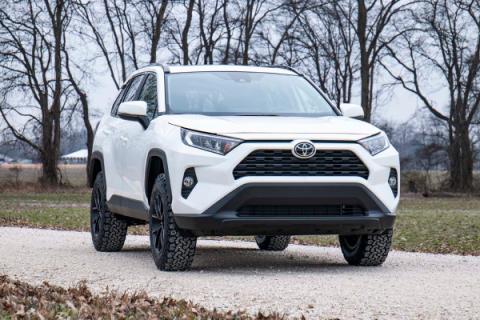 2.5 Inch Toyota Suspension Lift Kit 19-20 RAV4 Rough Country