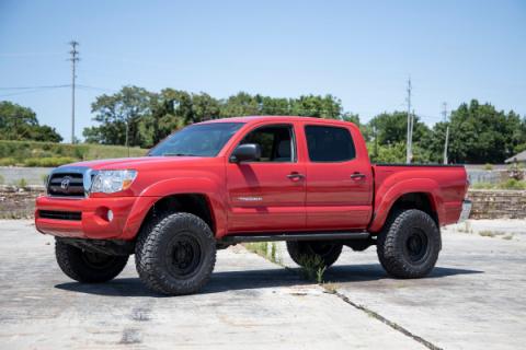 3.5 Inch Lift Kit Red UCA N3 Struts Toyota Tacoma 2WD/4WD (2005-2023) Rough Country