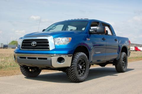 4.5 Inch Toyota Suspension Lift Kit w/ N3 Struts For 07-15 Tundra Rough Country