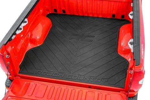 GM Bed Mat w/RC Logos 19-Up Silverado/Sierra 1500 5ft 8in Bed Rough Country