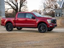 2.0 Inch Ford Leveling Kit w/V2 Shocks For 2021 F-150 Rough Country