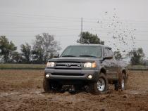 2.5 Inch Toyota Suspension Lift Kit w/V2Shocks Rough Country