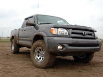 2.5 Inch Toyota Suspension Lift Kit w/V2Shocks Rough Country