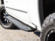 RPT2 Running Boards Crew Cab Silverado/Sierra 1500/2500HD/3500HD (07-18 &amp;amp; Classic) Rough Country