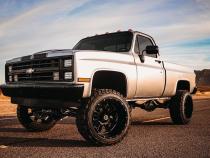 6 Inch Suspension Lift System 52 Inch Rear Springs 77-91 C10/K10/K5 Blazer/Jimmy Rough Country