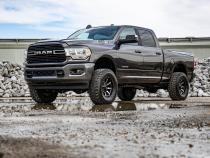 2.5 Inch Ram Leveling Kit w/ V2 Shocks Coil Spring For 14-Up 2500/3500 4WD Rough Country