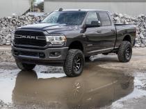 2.5 Inch Ram Leveling Kit w/ V2 Shocks Coil Spring For 14-Up 2500/3500 4WD Rough Country