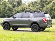 3 Inch Lift Kit UCA M1 Struts Ford Expedition 4WD (2018-2024) Rough Country