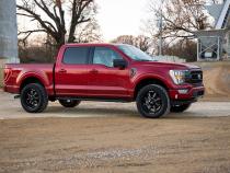 2.0 Inch Ford Leveling Lift Kit w/Vertex and V2 Shocks For 2021 F-150 Rough Country