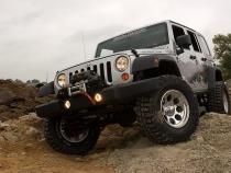 4 Inch Jeep Suspension Lift Kit V2 Monotube Shocks 07-18 Wrangler JK Unlimited Rough Country